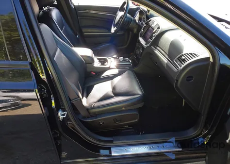 2021 Chrysler 300 Touring L Awd z USA, uszkodzony, nr VIN 2C3CCARG4MH658579